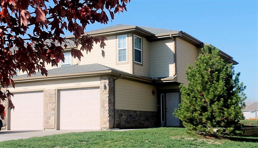 Townhomes with Attached Garage - Woodland Townhomes