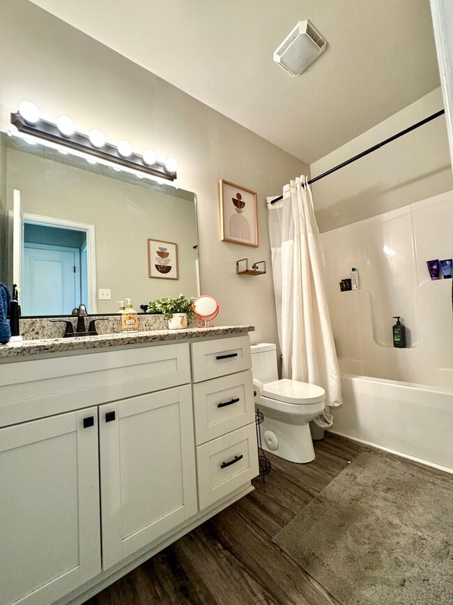 Building Photo - WELCOME HOME to your Beautifully updated townhome.
