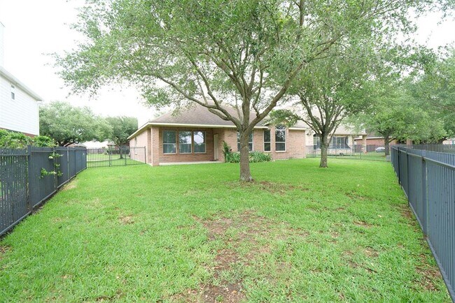 Building Photo - 24403 Lanning Dr