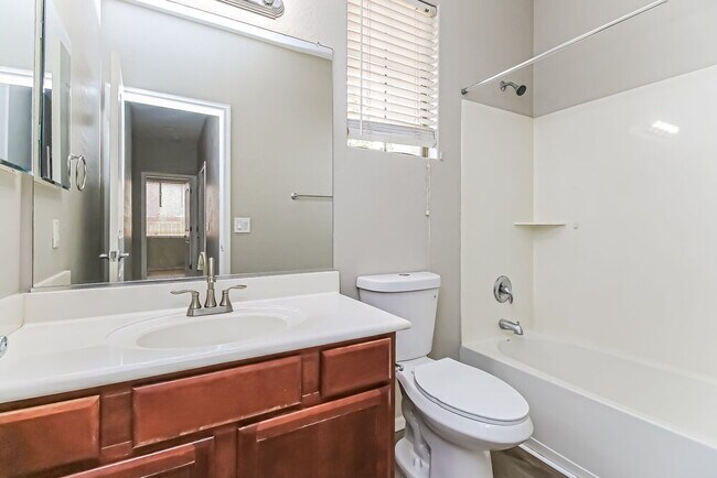 Building Photo - 3433 E Arianna Ave