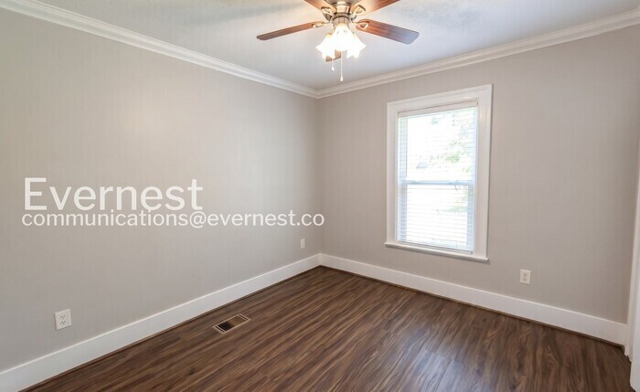 Building Photo - 507 S Lovell Ave