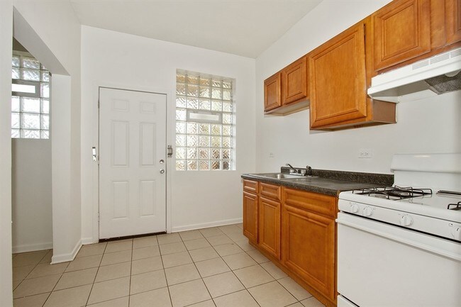 Building Photo - 7755 S Sangamon St 914-918 W 78th St Chicago, IL 60620