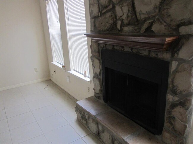 Building Photo - 5810 Twisted Pine Ct