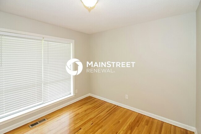 Building Photo - 3 Bedroom Pet-Friendly Home in Memphis, TN with Main Street Renewal