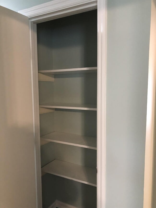 Building Photo - 663 Windward Dr