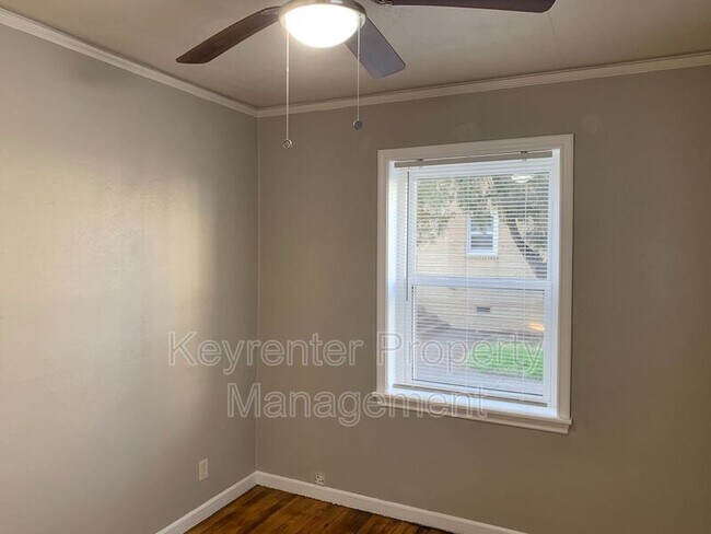 Building Photo - 1420 S Quaker Ave