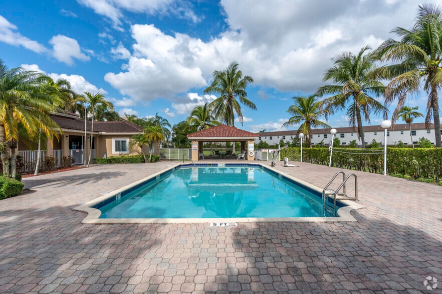 Pool Deck - Westview Gardens