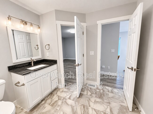 Building Photo - 4031 Lunar Dr