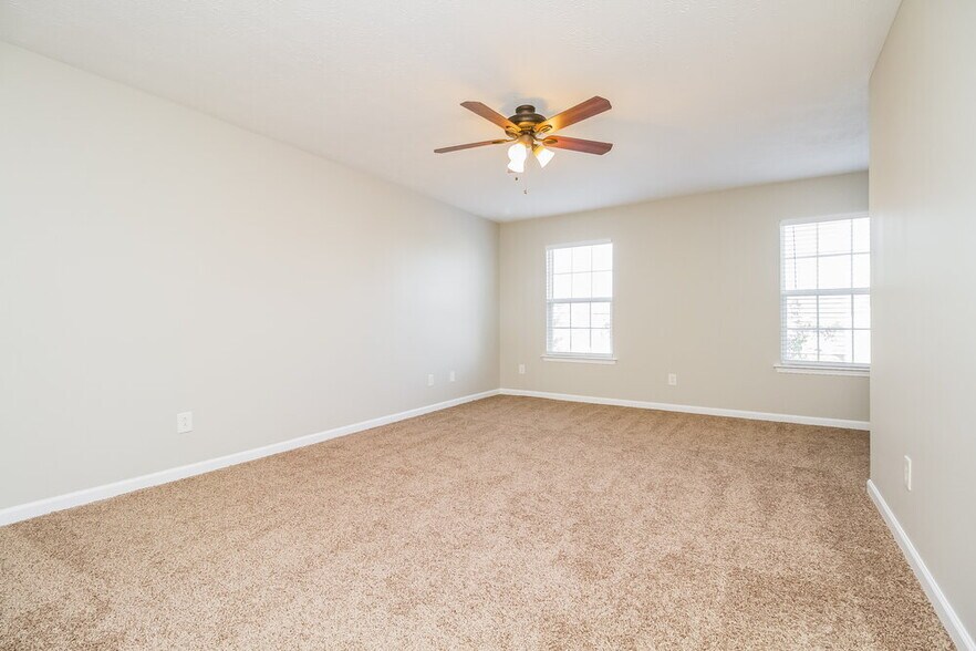 Building Photo - 129 Berele Shepsele Ln