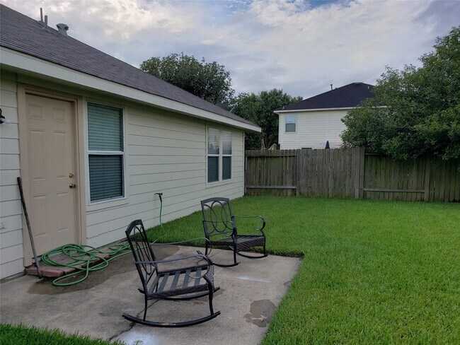 Building Photo - 6327 Hayman Dr