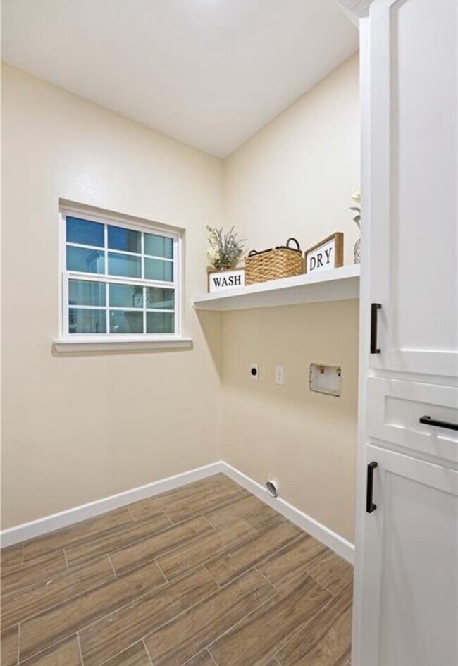 Building Photo - 1207 Joe Justice St