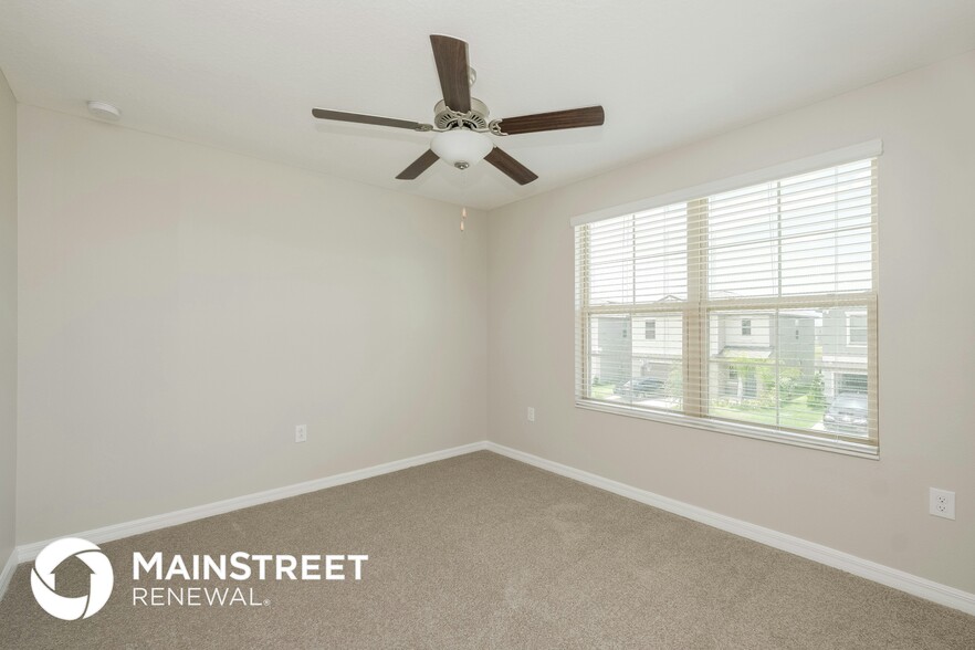 Building Photo - 5227 White Chicory Dr