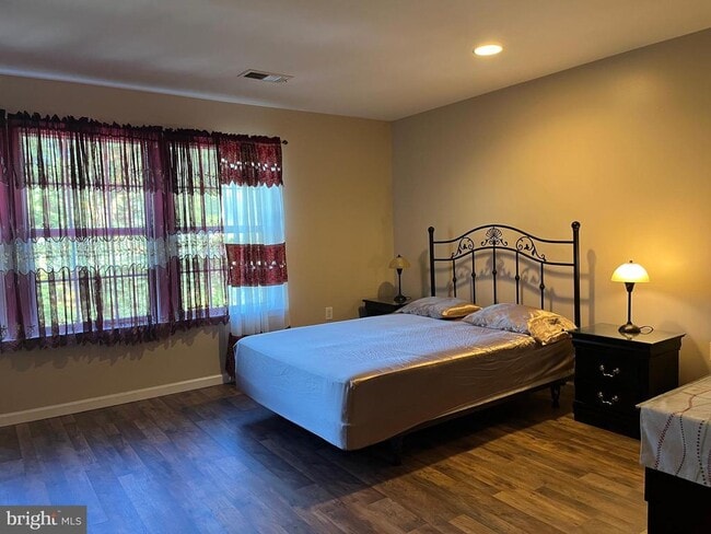 Building Photo - 199 Rumbling Rock Rd