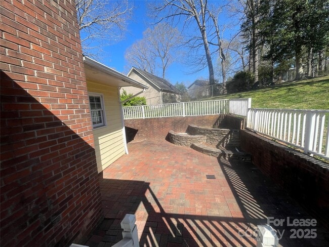 Building Photo - 6160 Timberlane Terrace