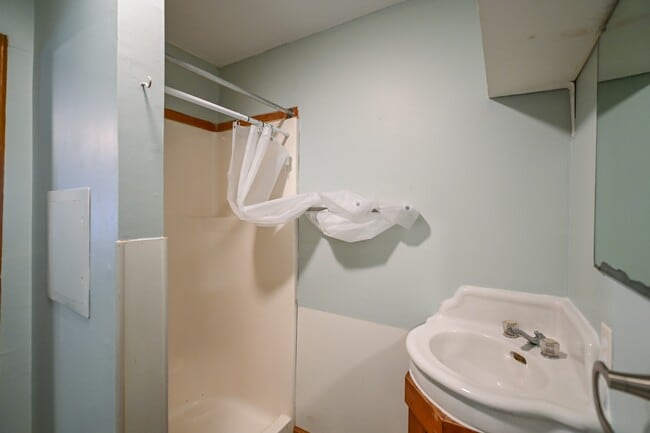 Building Photo - 29 N Shafer St