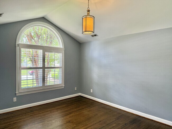 Building Photo - 3721 Stillwood Dr