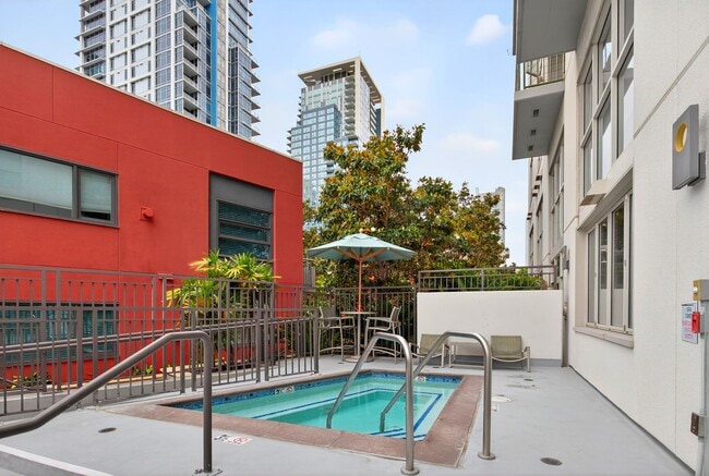 Building Photo - Stunning Two-Story Treo Residence in Littl...