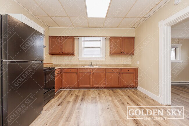 Building Photo - 407 N Plum St