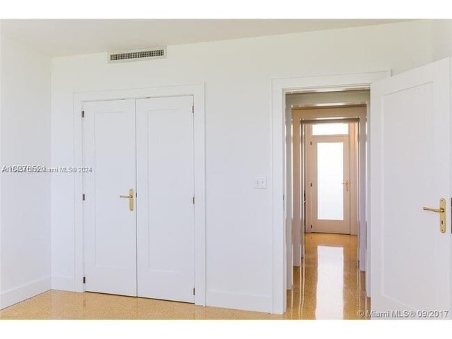 Building Photo - 301 Ocean Dr