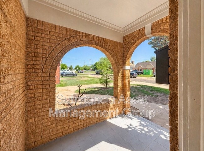 Building Photo - 939 East Dr
