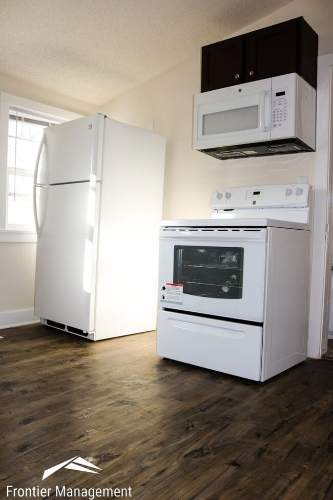 Building Photo - 901 Osage St