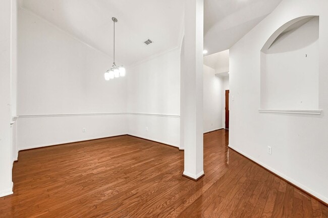 Building Photo - 1319 Bayport Ln