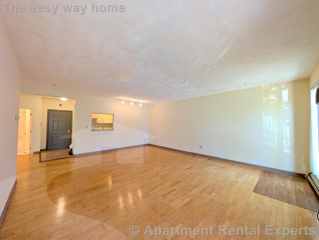 Building Photo - 373 Highland Ave