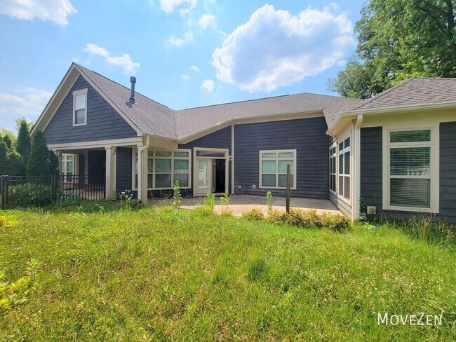 Building Photo - 8011 Parknoll Dr