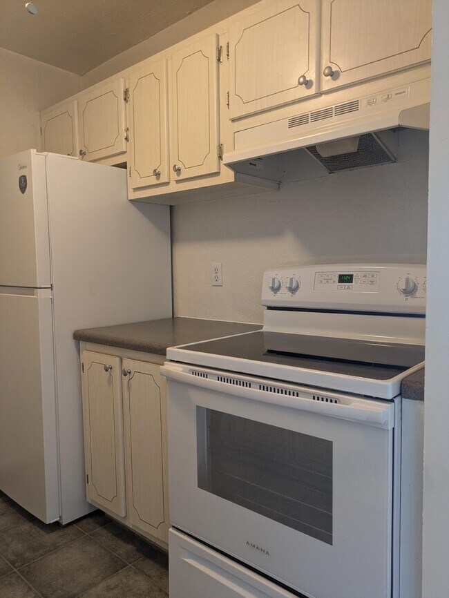 Building Photo - 131 Doolen Ct