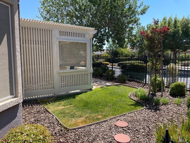 Building Photo - 150 Foxwood Ln