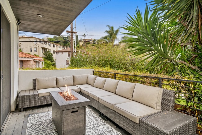 Building Photo - 3218 Ibis St