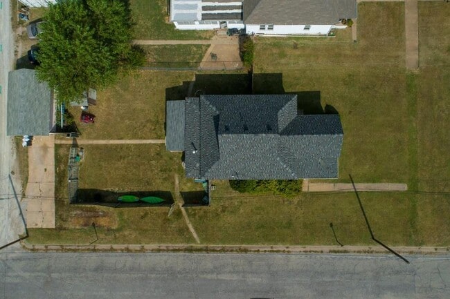 Building Photo - Cute 3BR Wellington bungalow