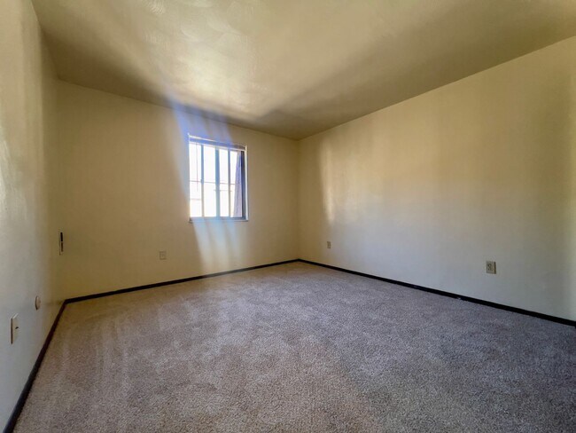 Building Photo - Wonderful 1BR in Lovely Location! Beautifu...