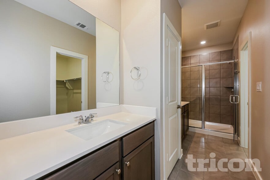 Building Photo - 5472 Granite Trl