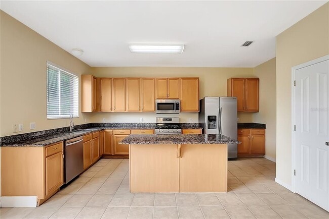 Building Photo - 6767 Waterton Dr