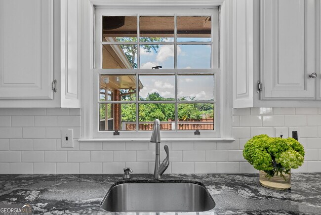 Building Photo - 206 Fortson Dr