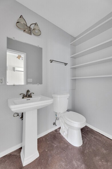 Building Photo - 1127 N El Paso St