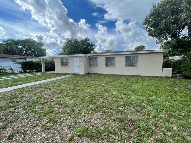 Building Photo - 1685 NW 131st St