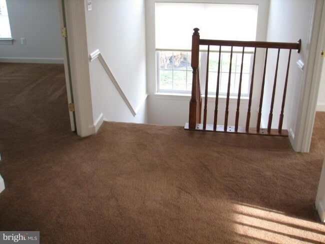 Building Photo - 215 Maddex Square Dr