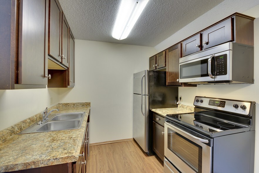 Primary Photo - Fountain Terrace Apartments! | 2 Bedrooms Available! (New Brighton, MN)
