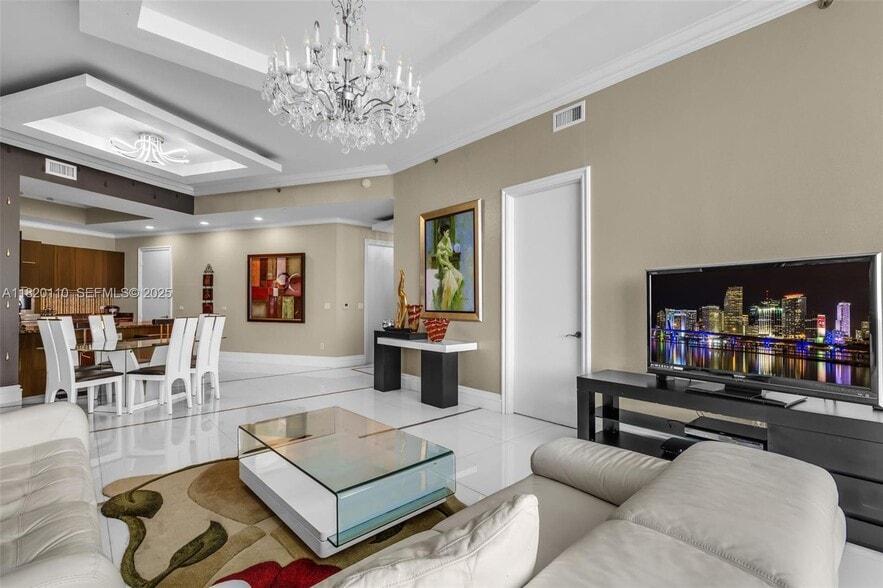 Building Photo - 16001 Collins Ave