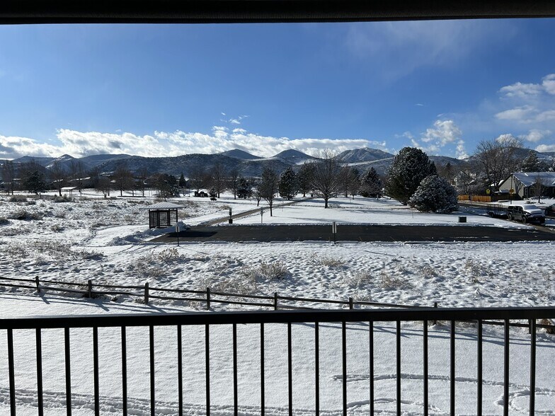 Building Photo - 12304 W Cross Dr