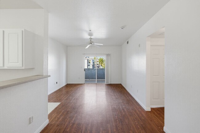Building Photo - 6955 N Durango Dr