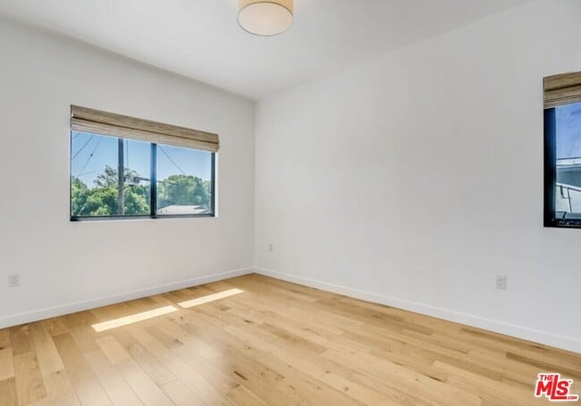 Building Photo - 3641 Greenwood Ave