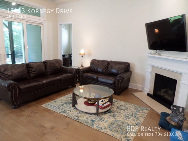 Building Photo - 13113 Kornegy Dr
