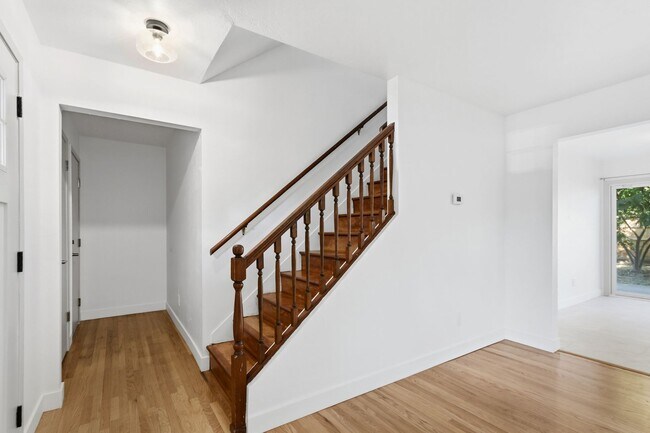 Building Photo - 1611 Clemson Dr