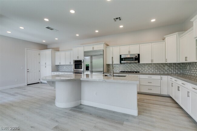Building Photo - 11370 Merado Peak Dr