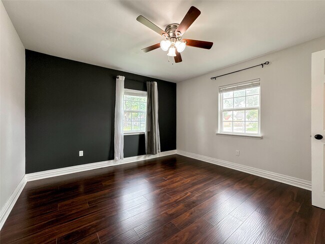 Building Photo - 2902 Elser St