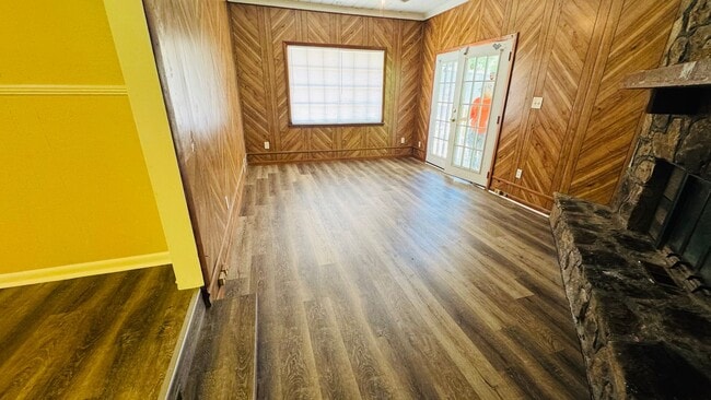 Building Photo - New For Rent in Center Point!