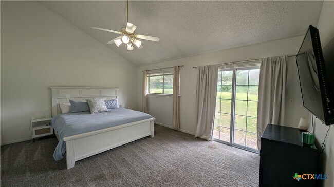 Building Photo - 2738 Oak Haven